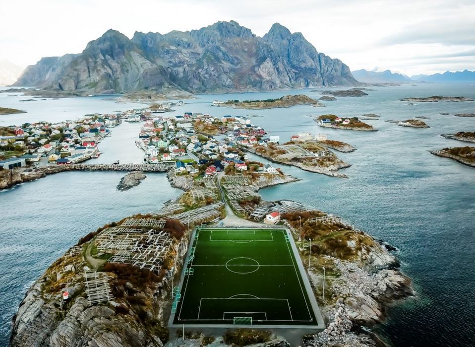 Wie groß ist ein Fußballfeld?